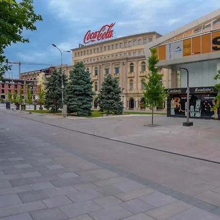 Апартаменти Square View *