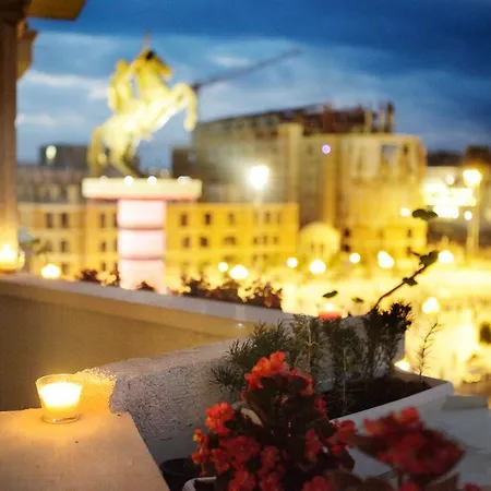 Square View *