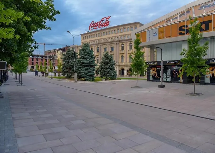 Апартаменти Square View *